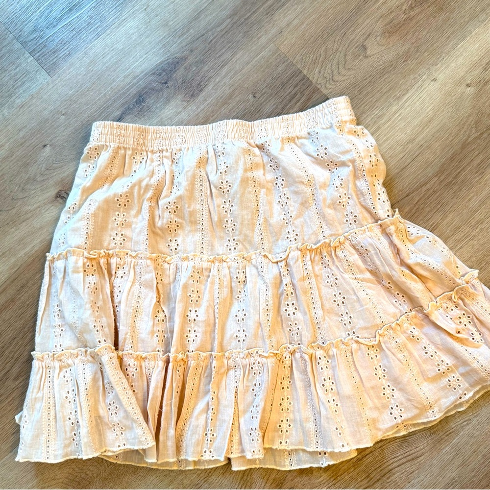 NWT Francesca’s eyelet skirt Sz Large